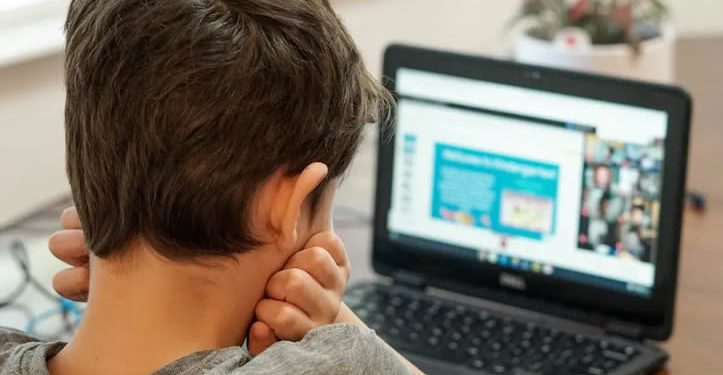 Explotación infantil digital: así operan las redes criminales en WhatsApp y Facebook en CDMX