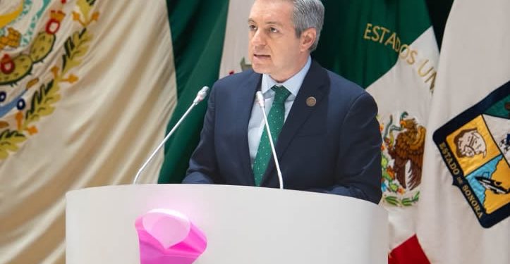 Propone Omar Del Valle Colosio menos papeleo y plazos fijos para que restaurantes y comercios obtengan su licencia