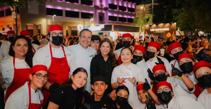 Realizan la tercera edición del PercheFest en Hermosillo con la elaboración de un burro percherón de 15 metros
