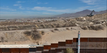 Trump prohíbe drones en la frontera con México; derribarán cualquier unidad de los cárteles con láseres