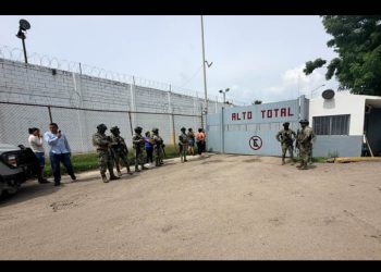 Al menos 10 muertos y 16 heridos por riña en penal de Mazatlán