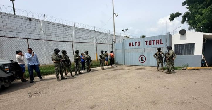 Al menos 10 muertos y 16 heridos por riña en penal de Mazatlán