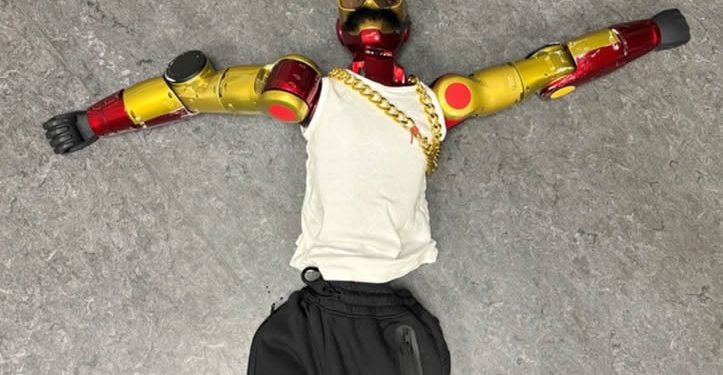 Robot presuntamente acosa sexualmente a adolescente en Alemania; policía investiga el caso