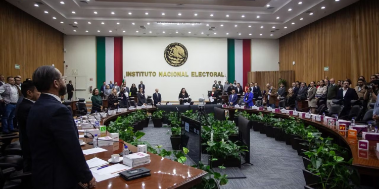 Albazo en el INE: antes de la renuncia de Taddei eligen consejeros de OPLES