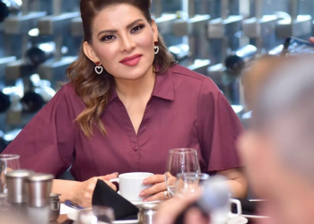 Lorenia Valles intercambia propuestas con diputadas y diputados locales